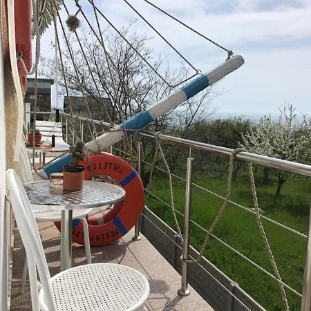 Πανσιόν Sun Sea Bar